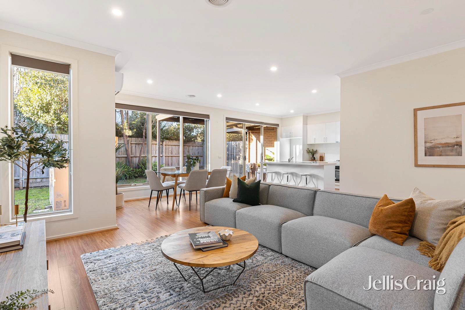 3/8 Kauri Court, Croydon image 2