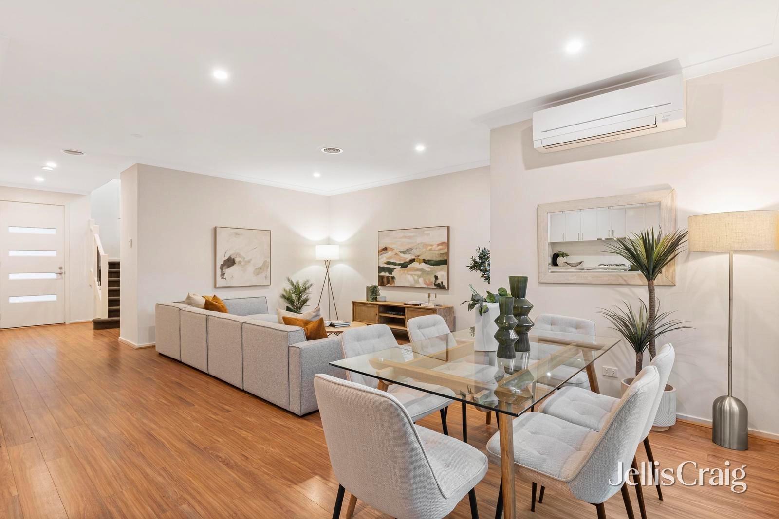 3/8 Kauri Court, Croydon image 3