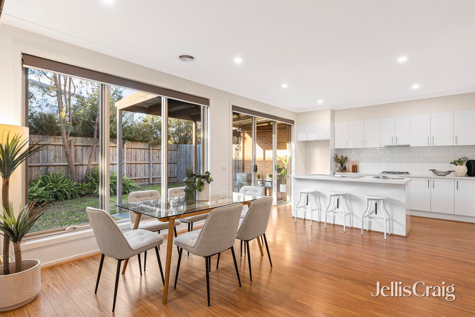 3/8 Kauri Court, Croydon image 4