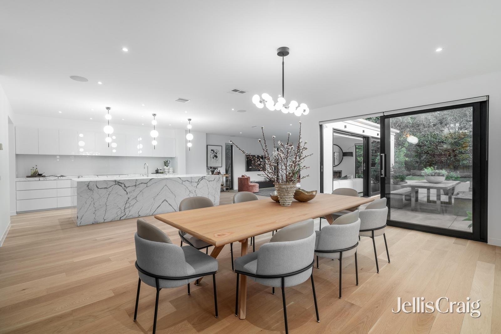 38 Kinlock Avenue, Murrumbeena image 10