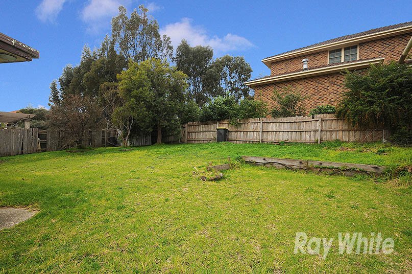 38 Kinnoull Grove, Glen Waverley image 5