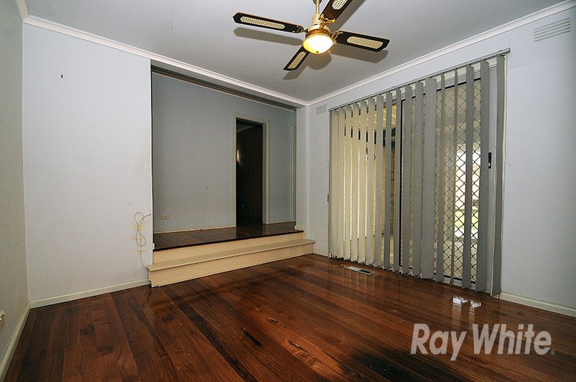 38 Kinnoull Grove, Glen Waverley image 2