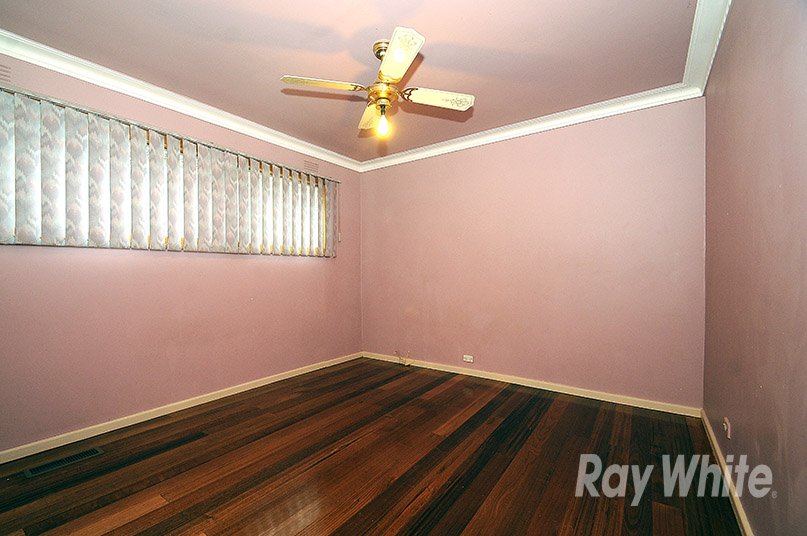 38 Kinnoull Grove, Glen Waverley image 4
