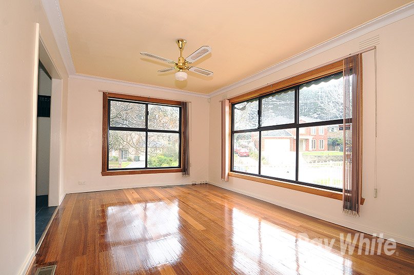 38 Kinnoull Grove, Glen Waverley image 3