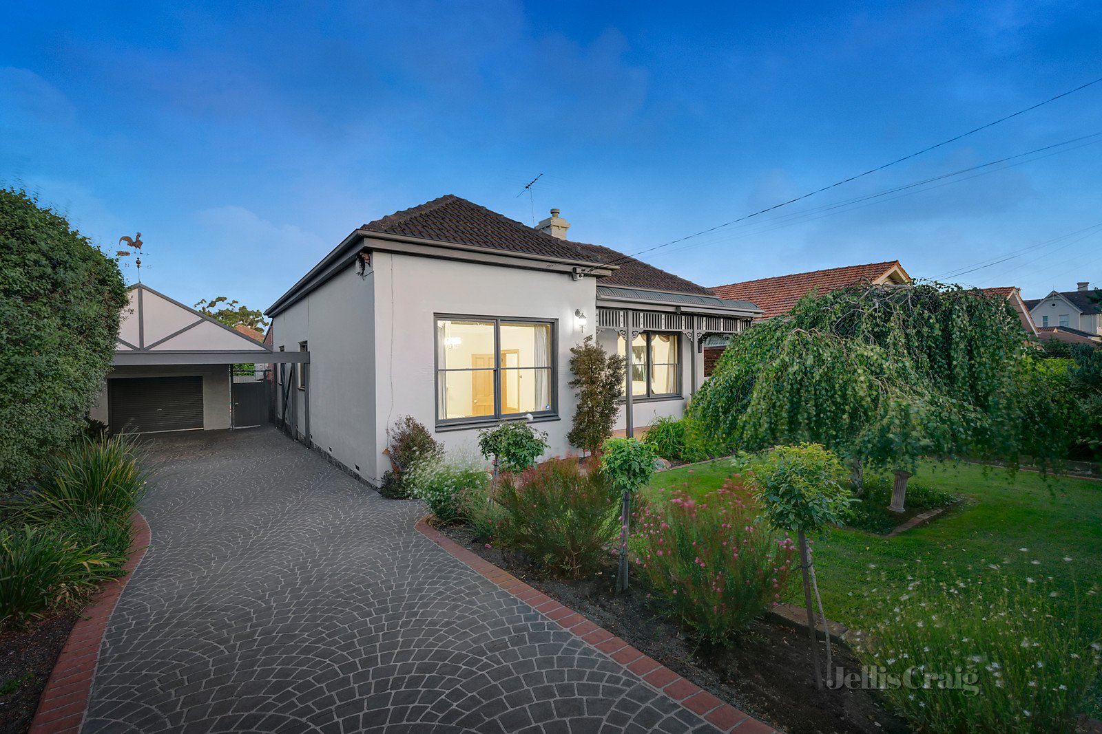 38 Lincoln Road, Essendon image 2