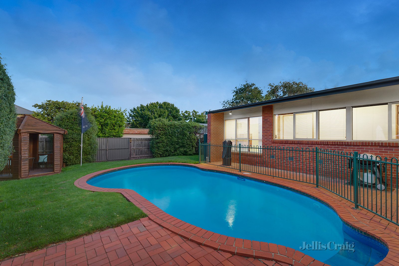 38 Lincoln Road, Essendon image 10