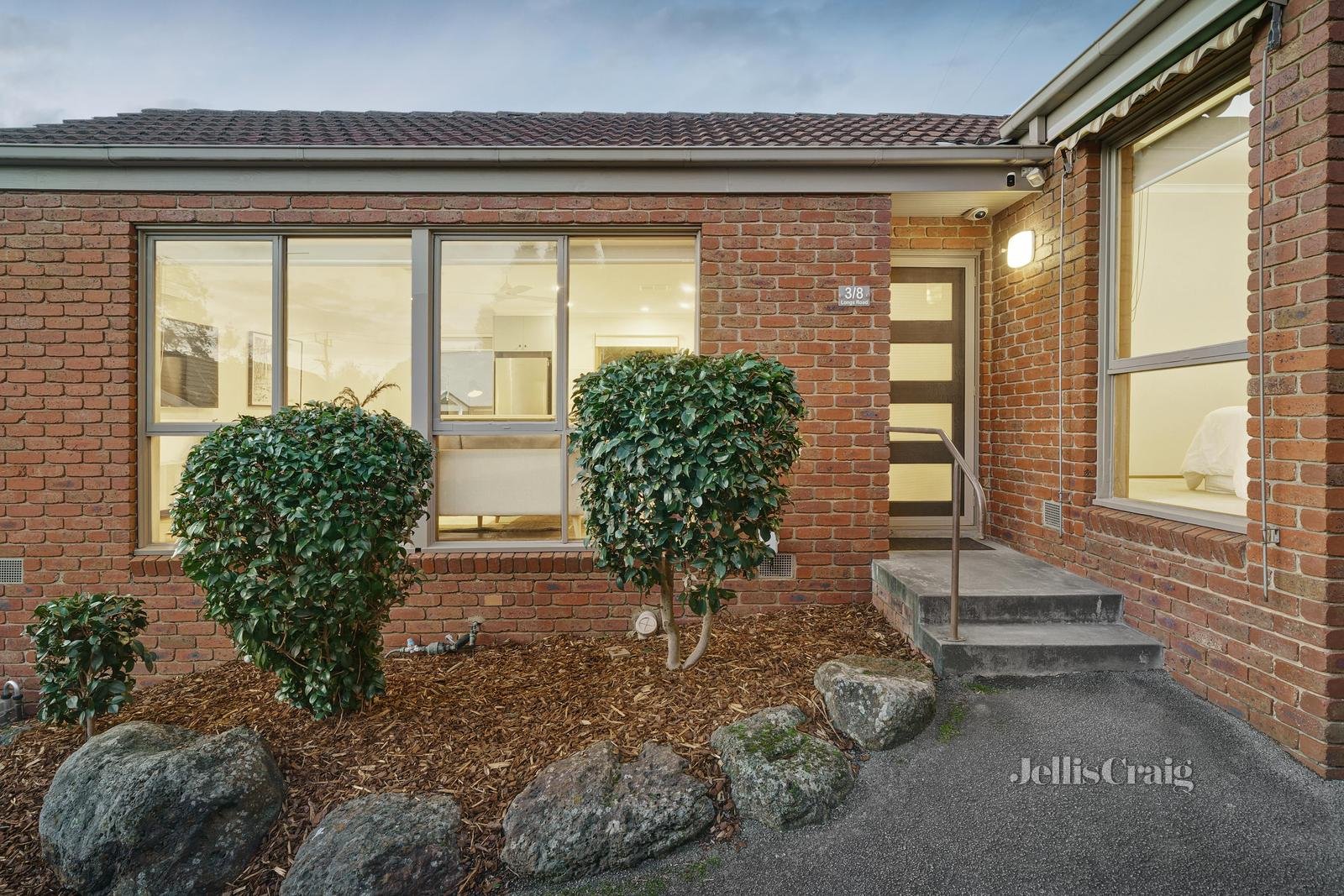 3/8 Longs Road, Lower Plenty image 2