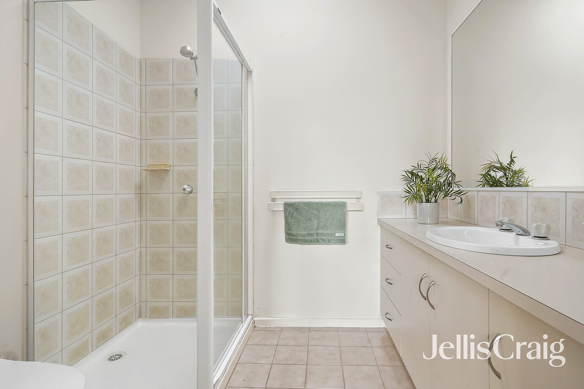 3/8 Maxflo Court, Highett image 6