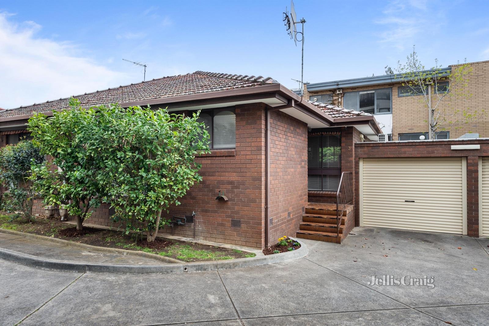 3/8 Murray Street, Brunswick West image 2