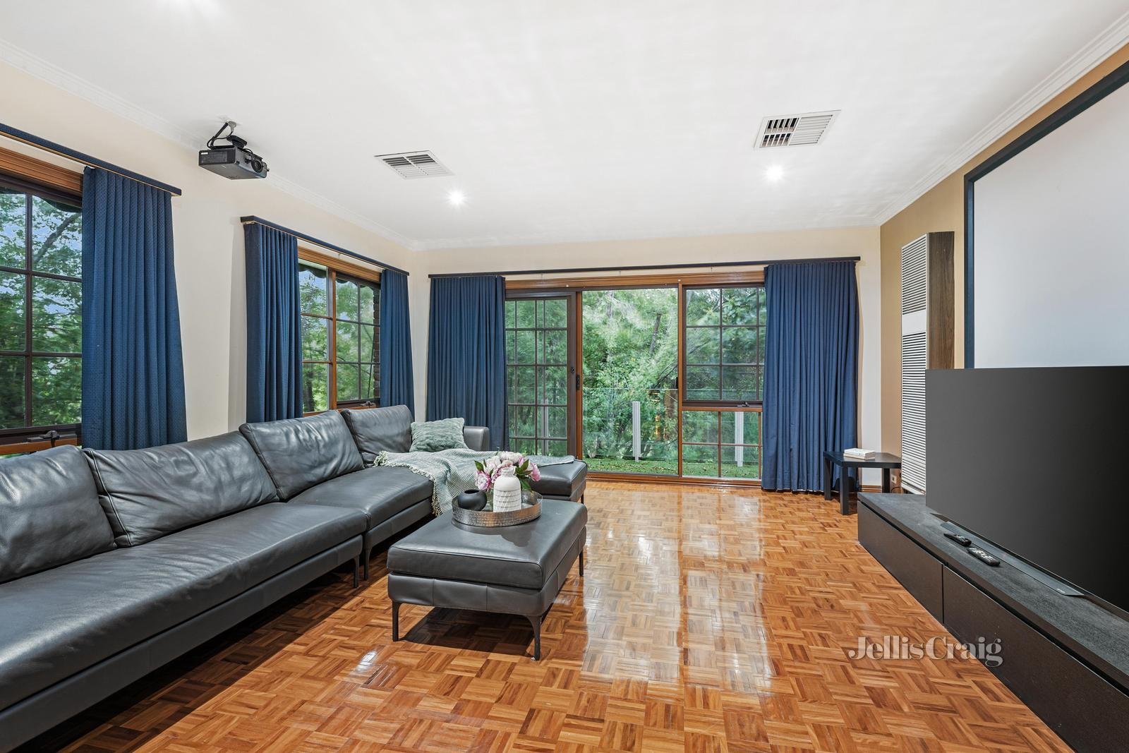 38 Oakpark Drive, Chadstone image 2