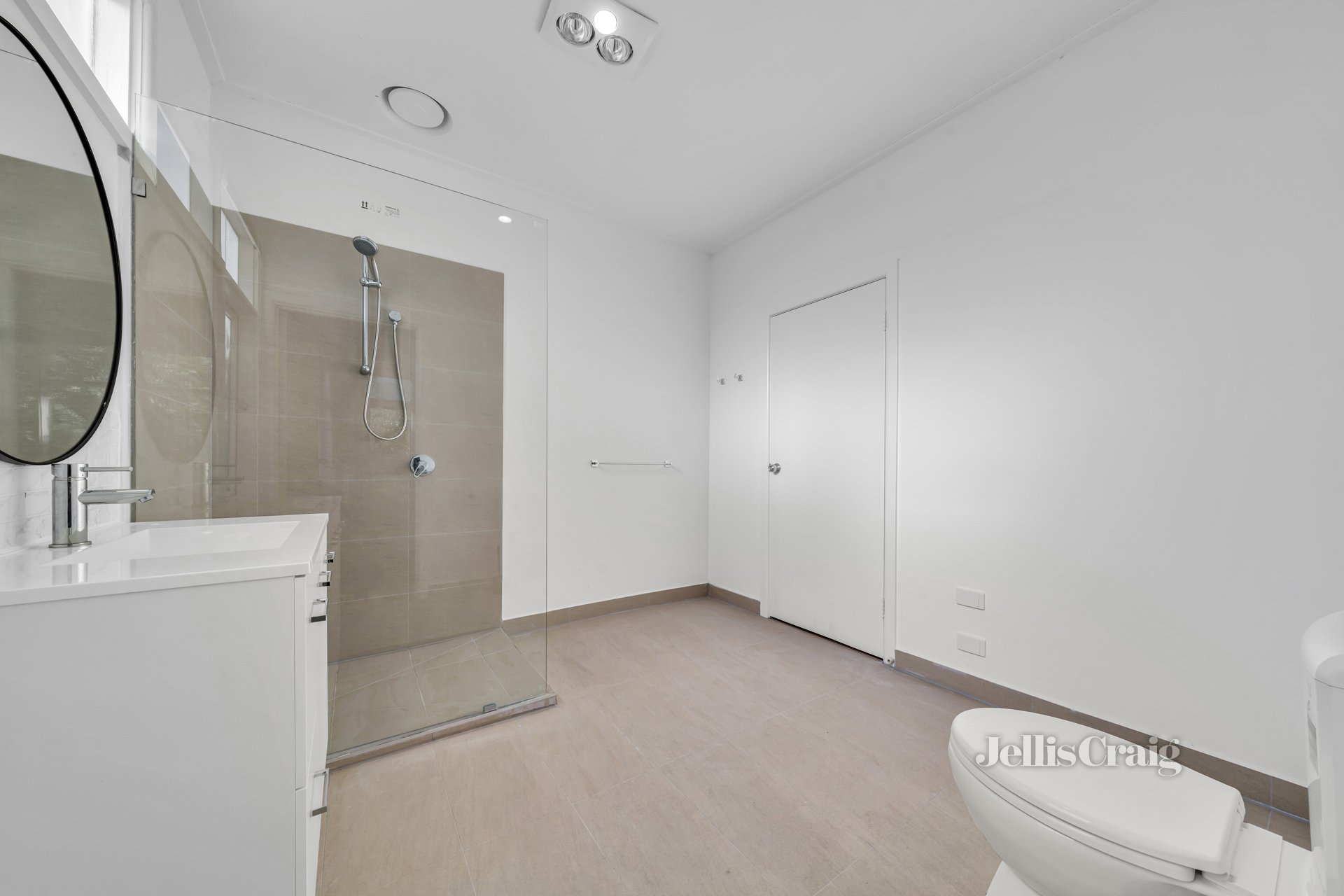 38 Pamay Road, Mount Waverley image 5