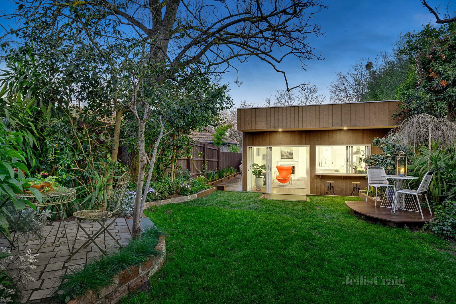 38 Park Road, Surrey Hills image 10