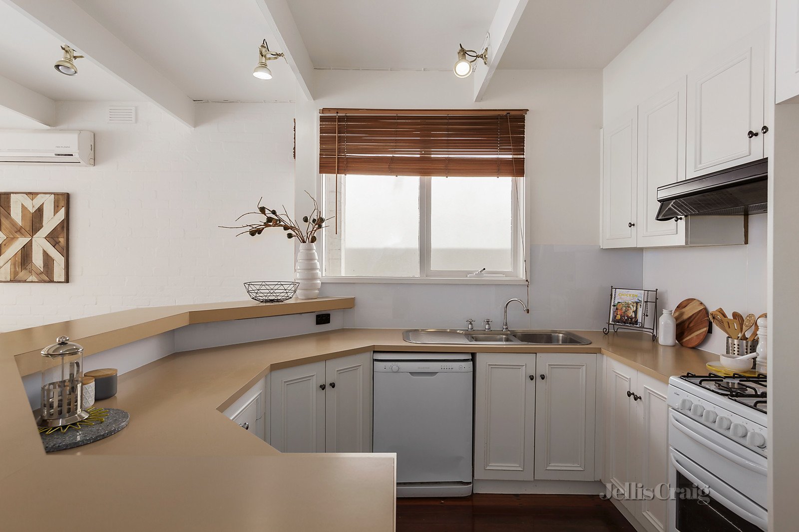 38 Powell Street, South Yarra image 3