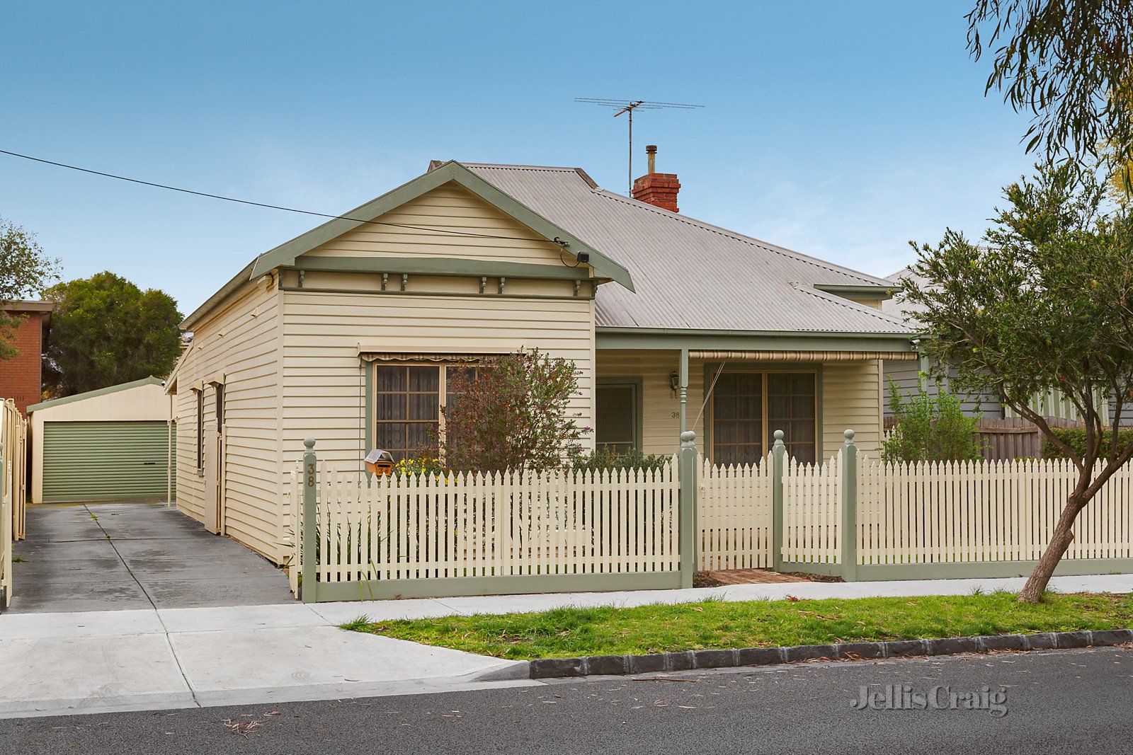 38 Queen Street, Coburg image 1