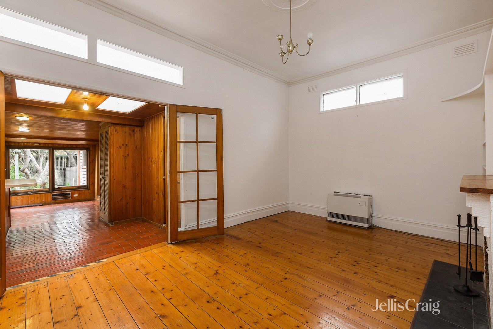 38 Railway Crescent, Williamstown image 2