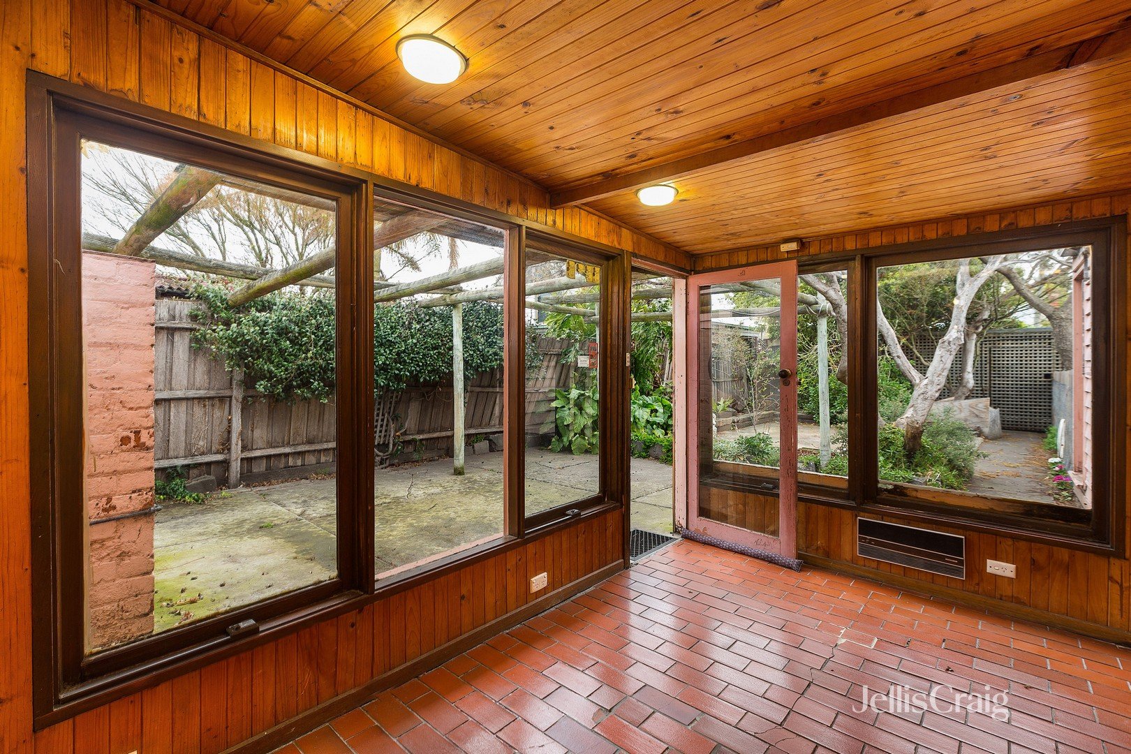 38 Railway Crescent, Williamstown image 6