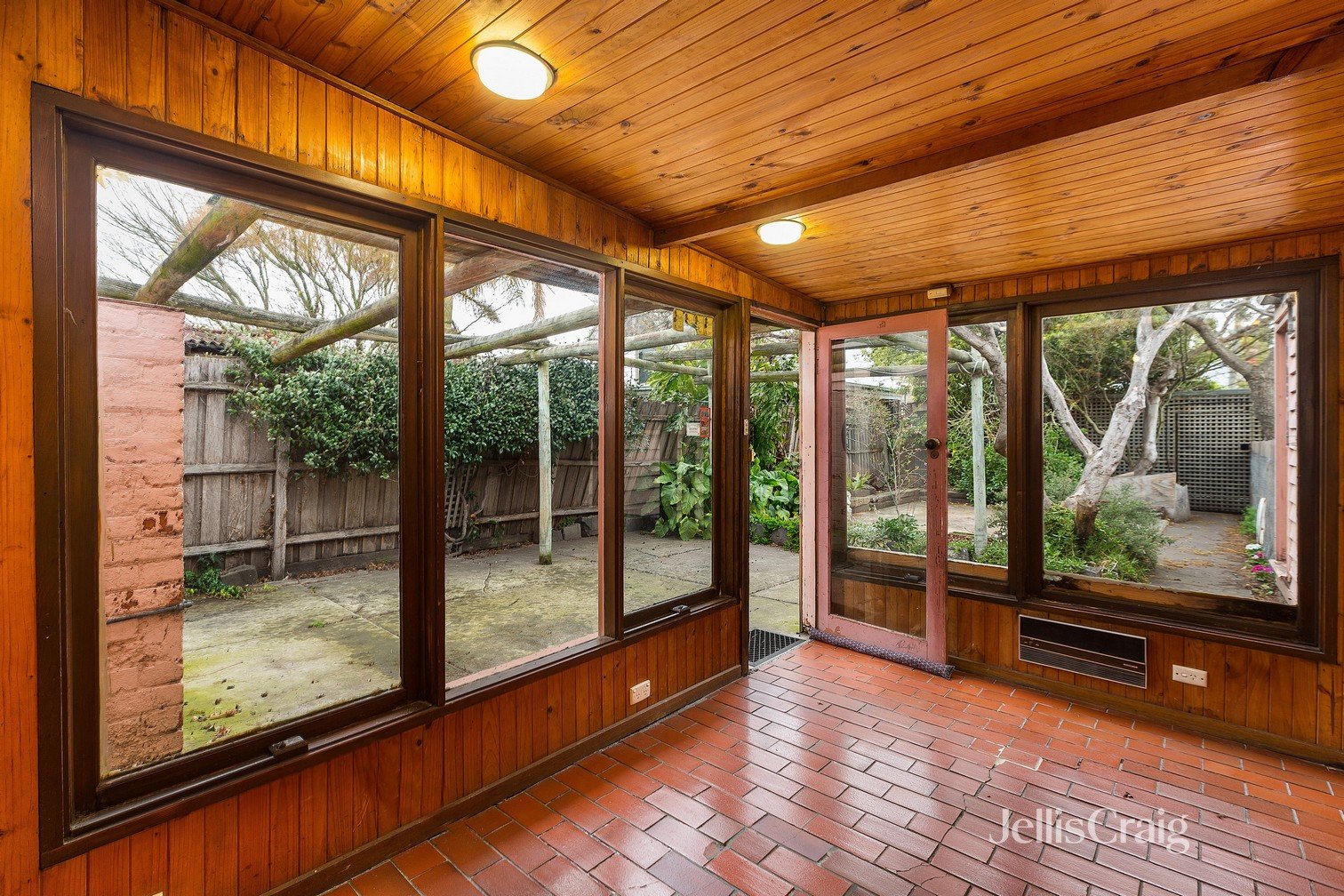 38 Railway Crescent, Williamstown image 6