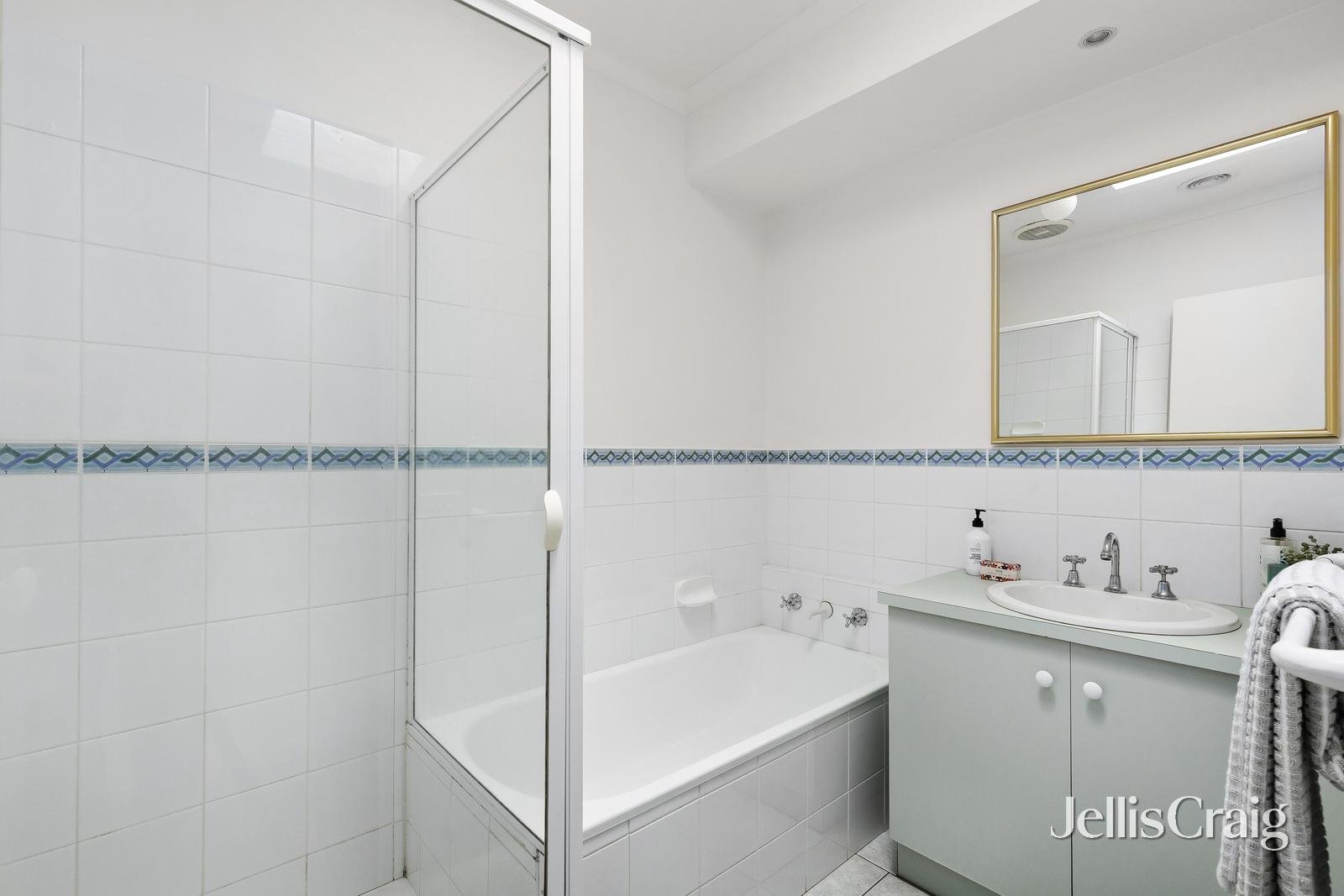 3/8 Rosella Street, Murrumbeena image 10