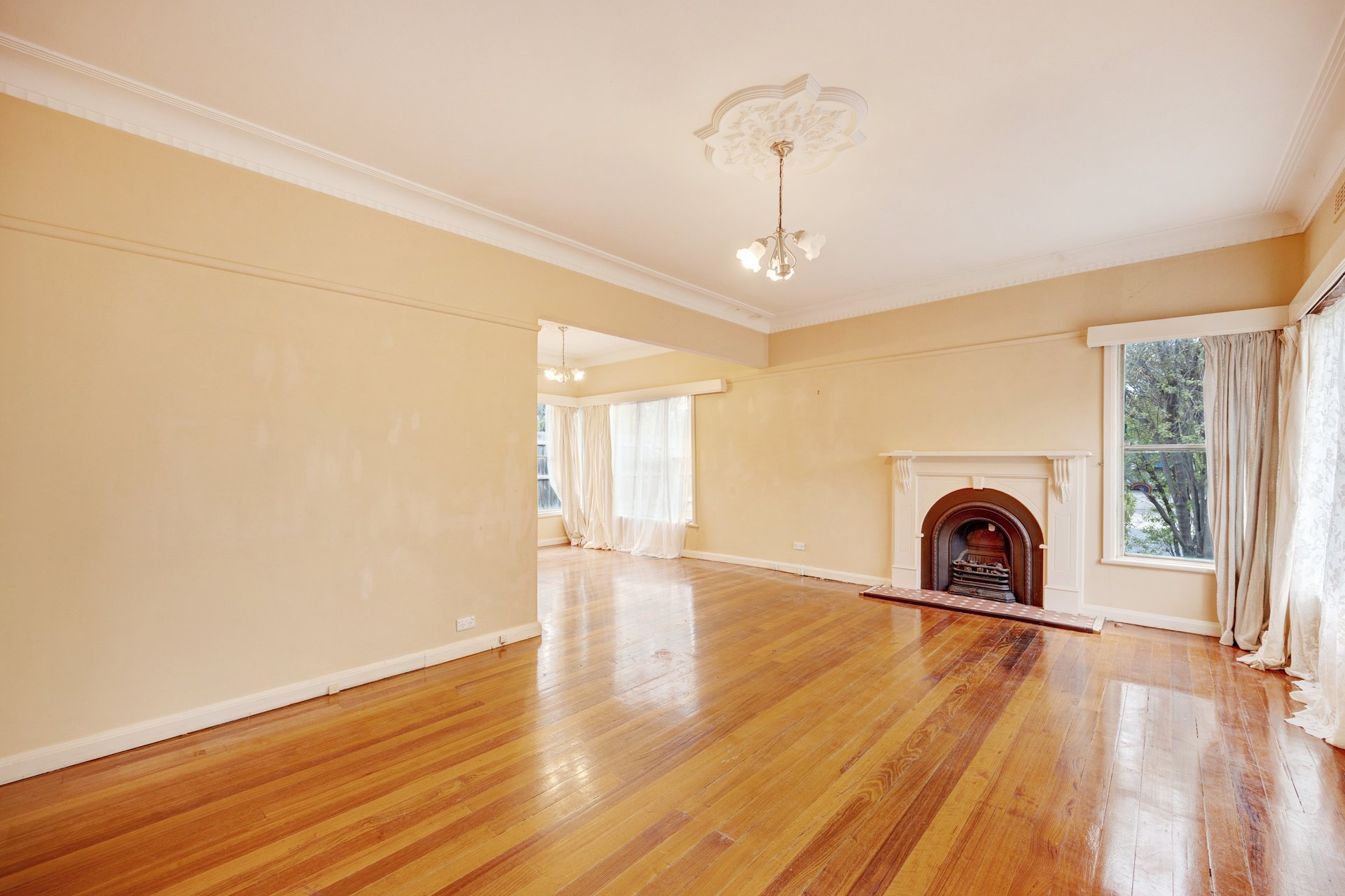 38 Saxton Street, Box Hill North image 3