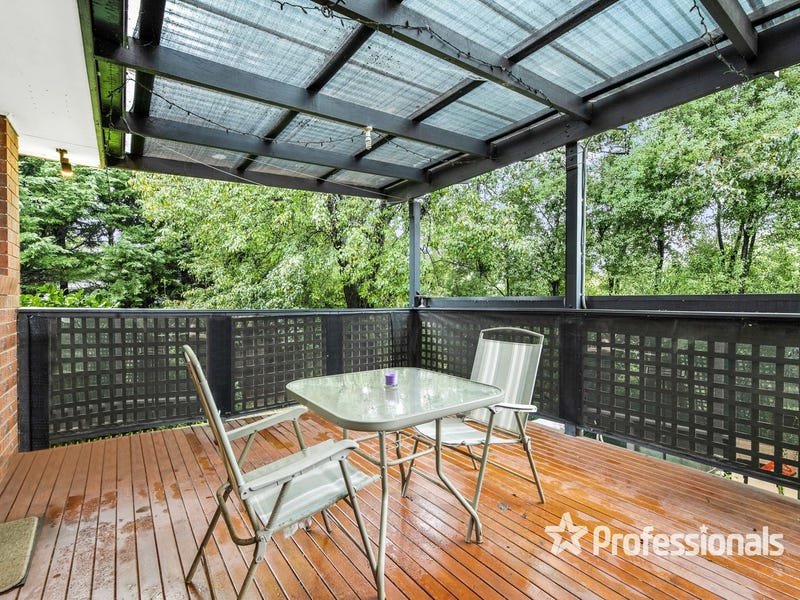 38 Shadowplay Road, Mooroolbark image 2