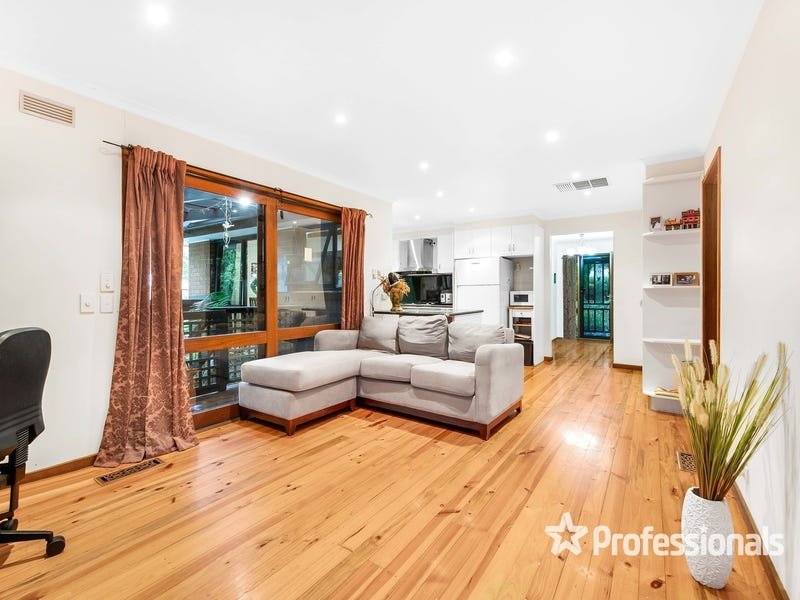 38 Shadowplay Road, Mooroolbark image 3