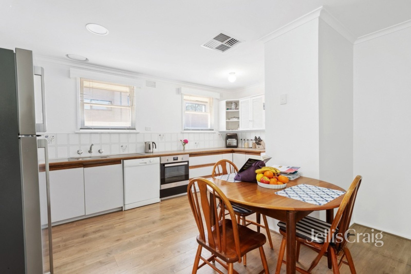 38 Shalbury Avenue, Eltham image 2