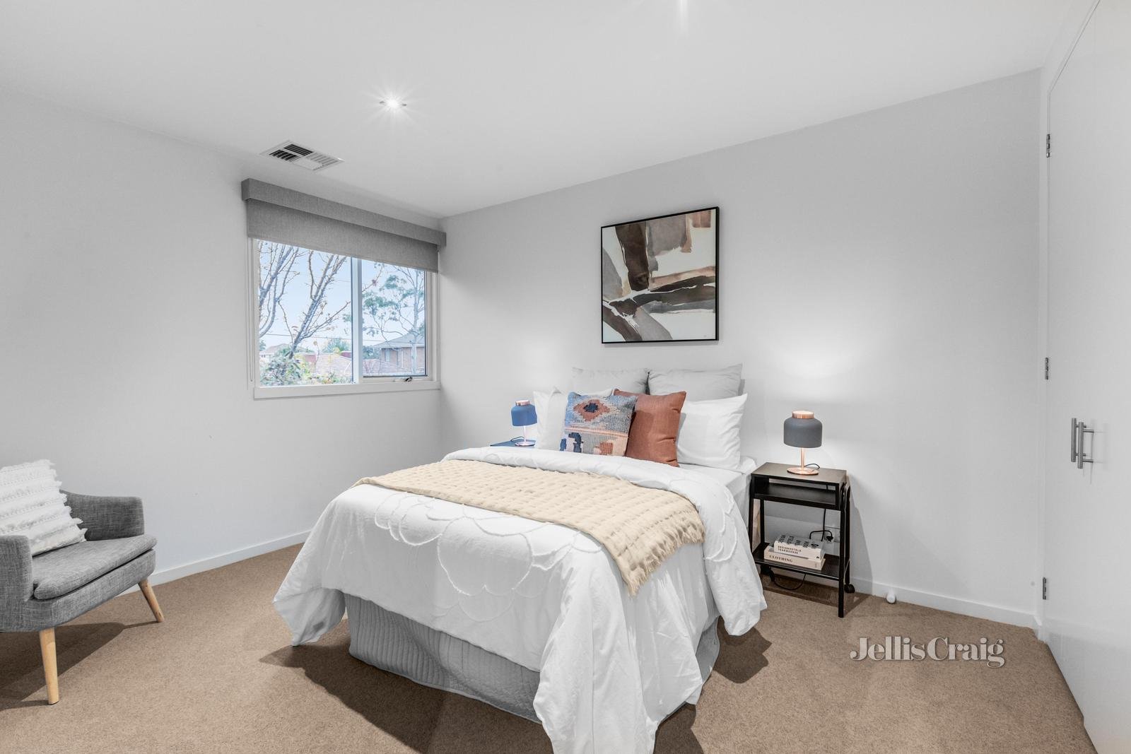 38 Sherwood Road, Mount Waverley image 9