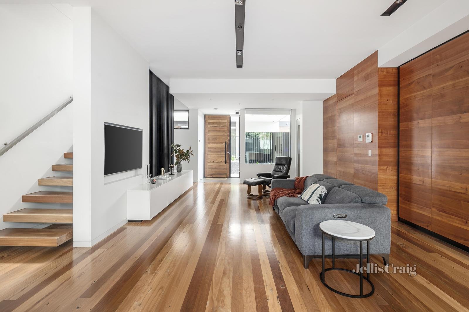 3/8 Simpson Place, Hawthorn image 2