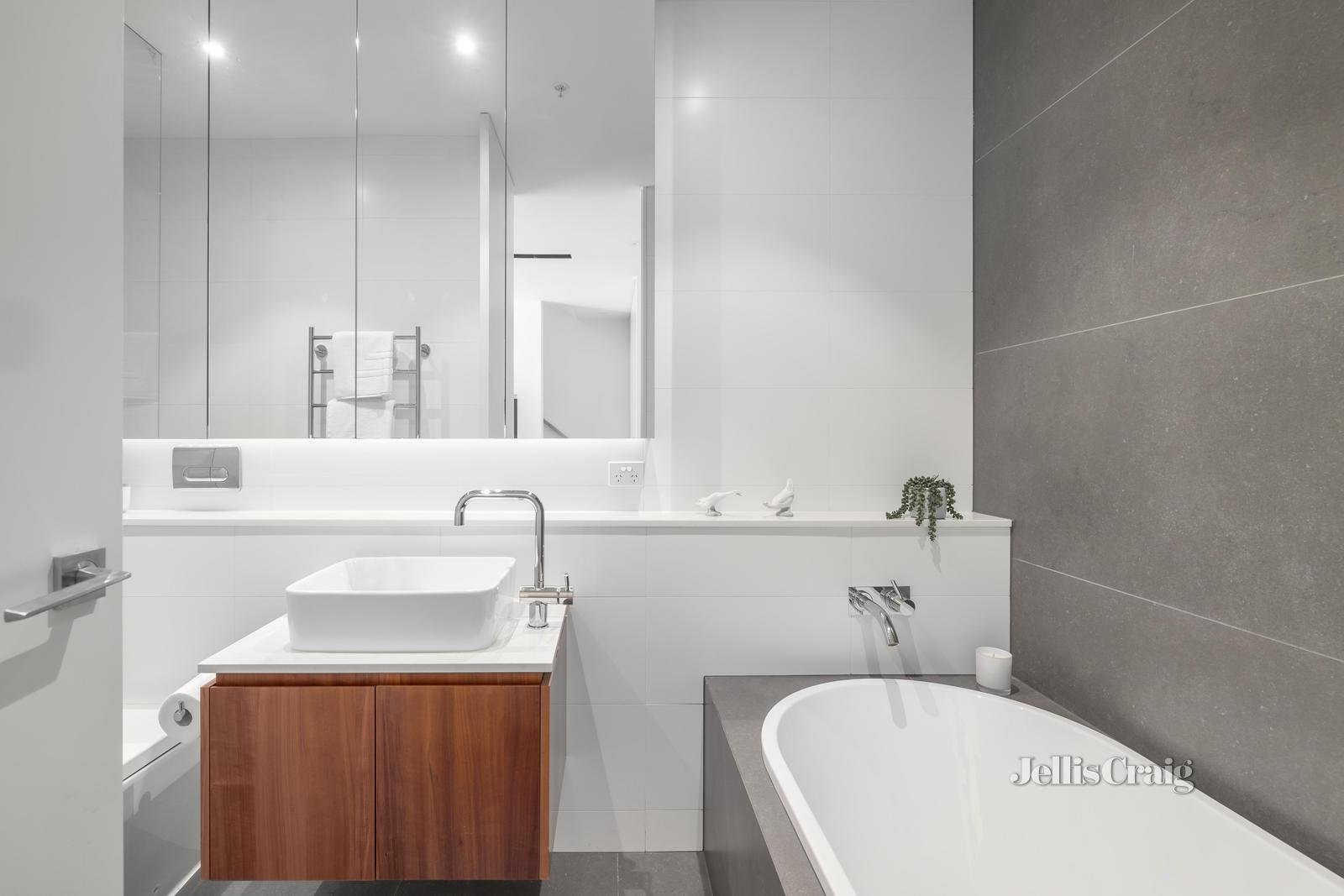 3/8 Simpson Place, Hawthorn image 13