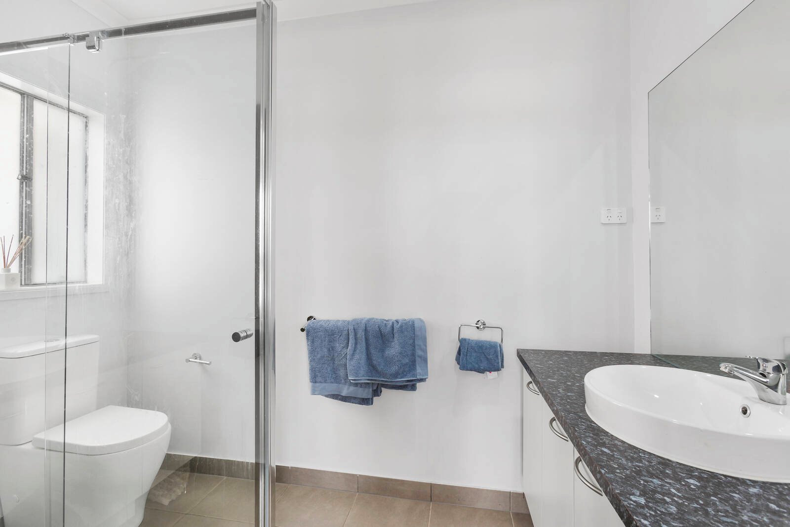 Property Gallery Thumbnail 11