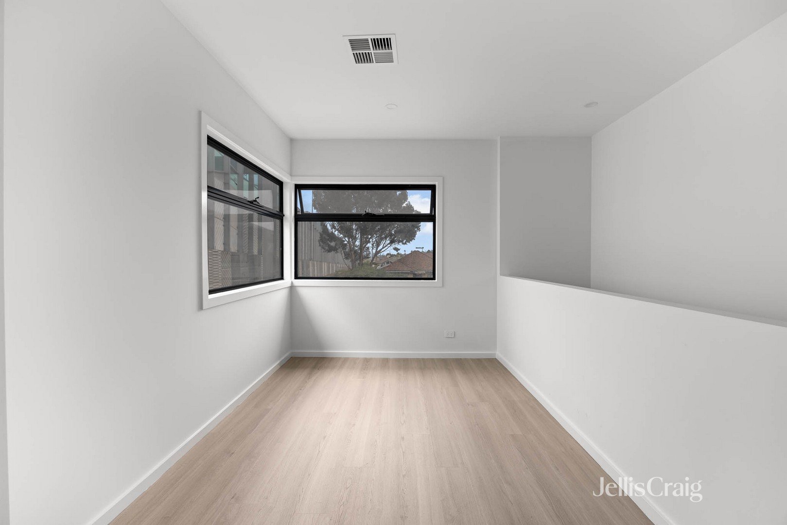 3/8 Strong Street, Spotswood image 5
