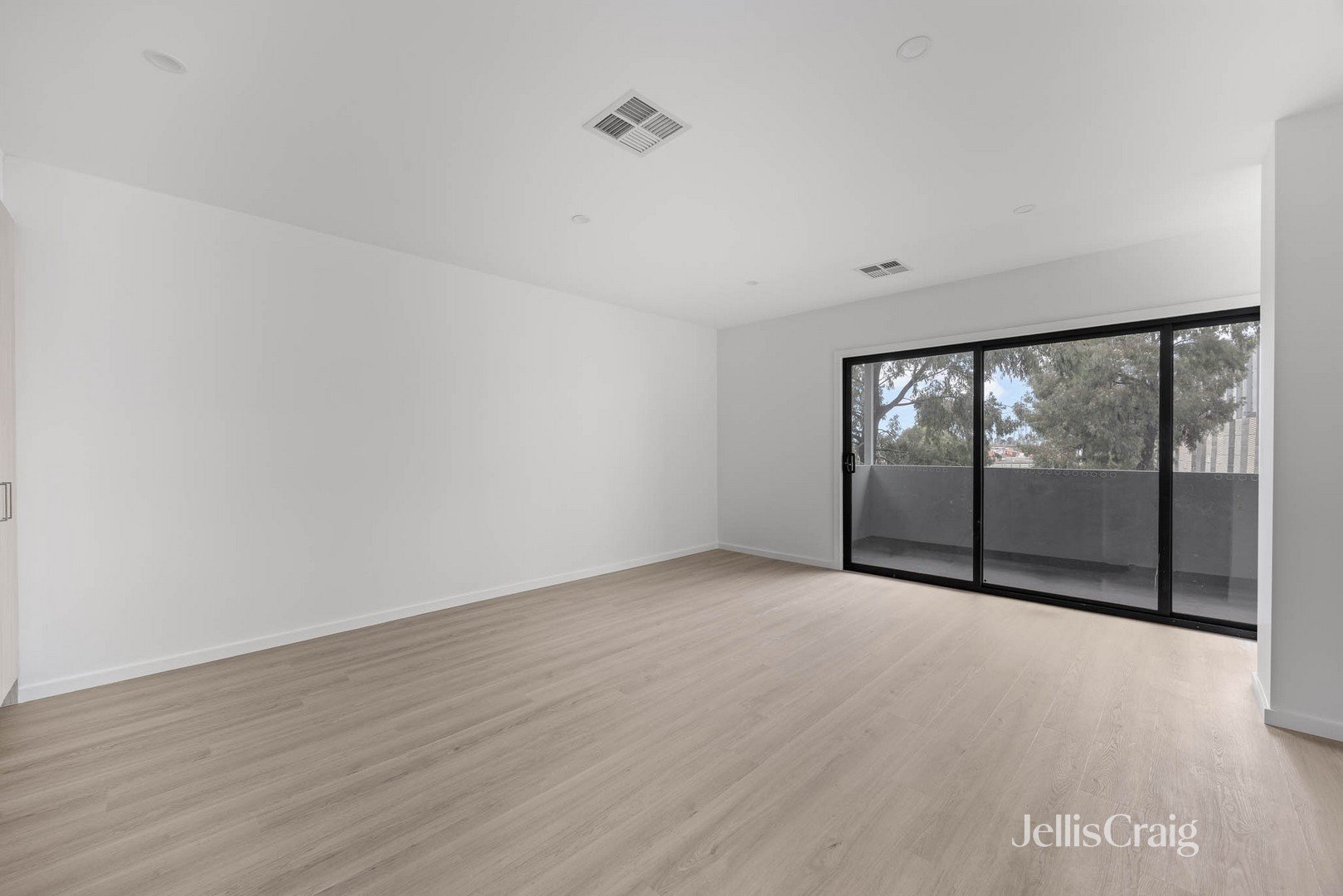 3/8 Strong Street, Spotswood image 4
