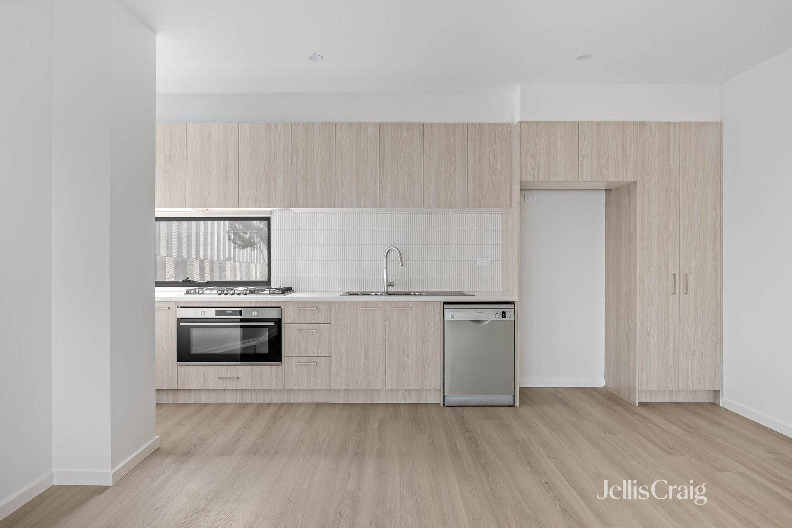 3/8 Strong Street, Spotswood image 6