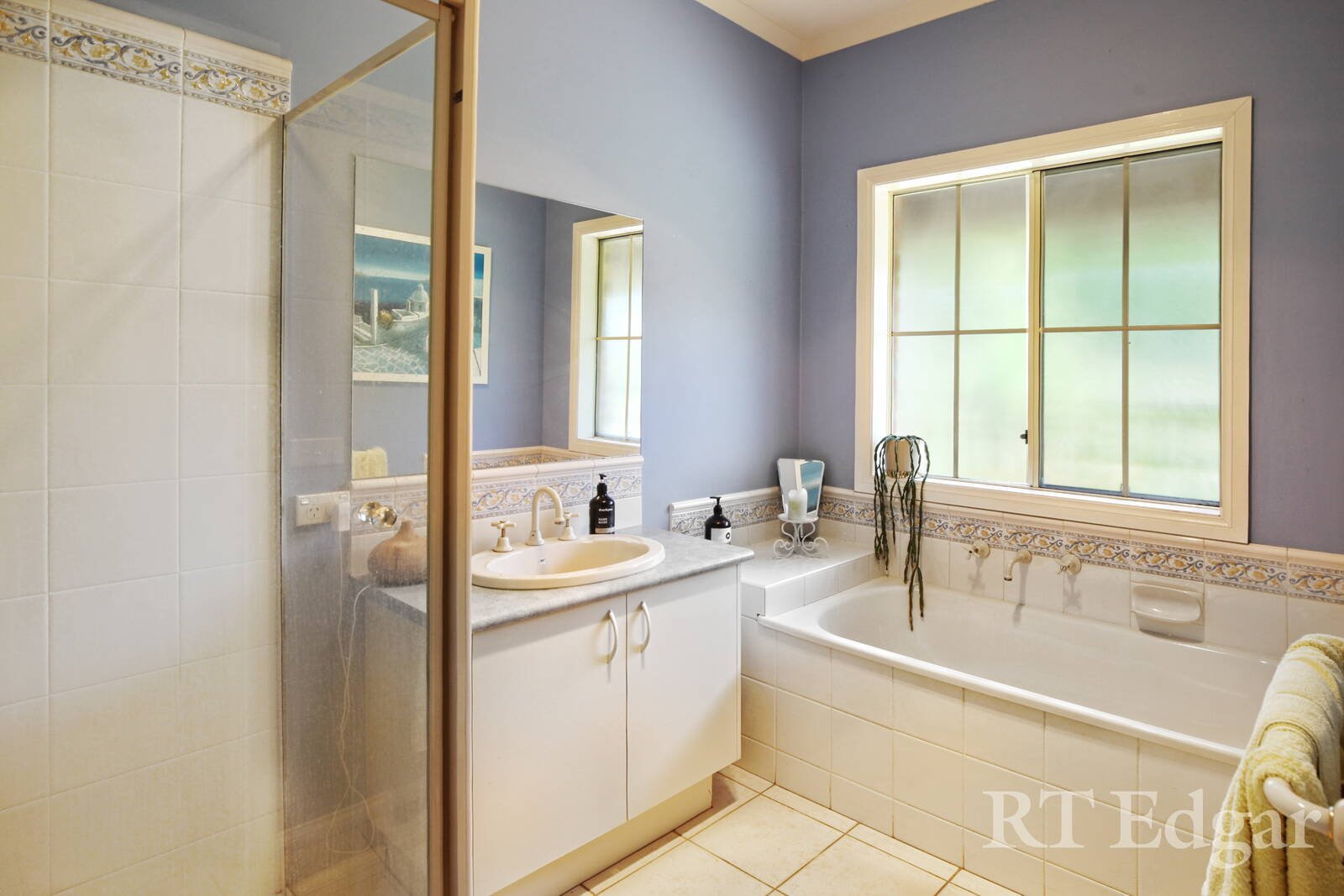 Property Gallery Thumbnail 11