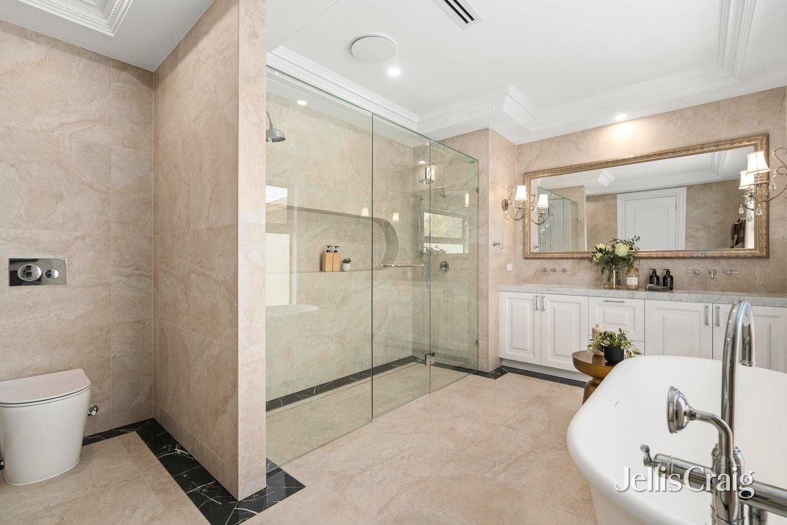 38 The Outlook, Glen&nbsp;Waverley image 23