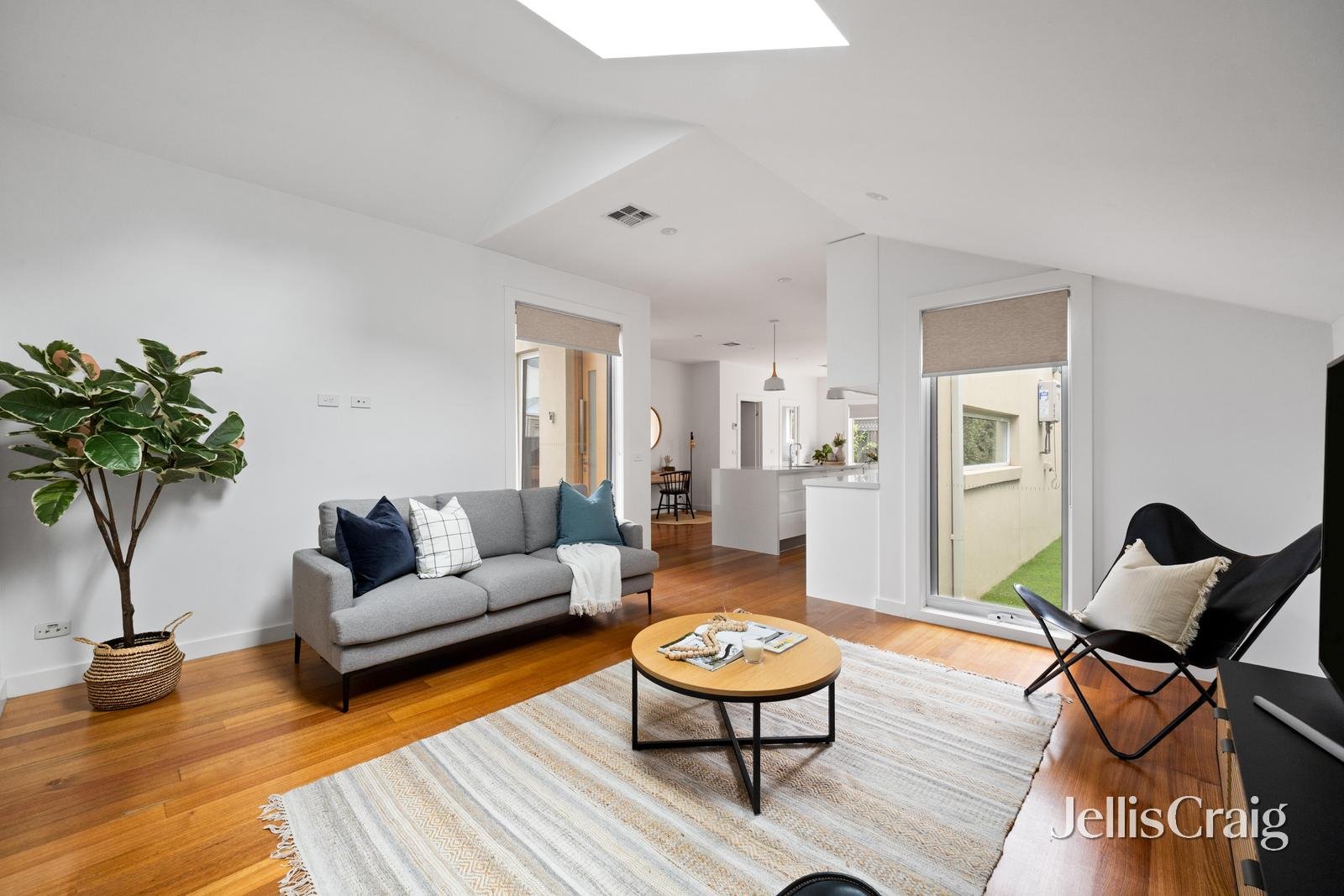 3/8 Thorpe Street, Newport image 2