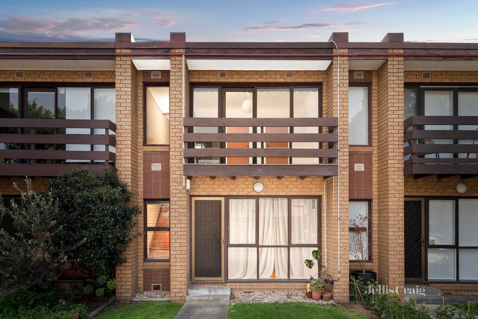 3/8 Tongue Street, Yarraville image 1