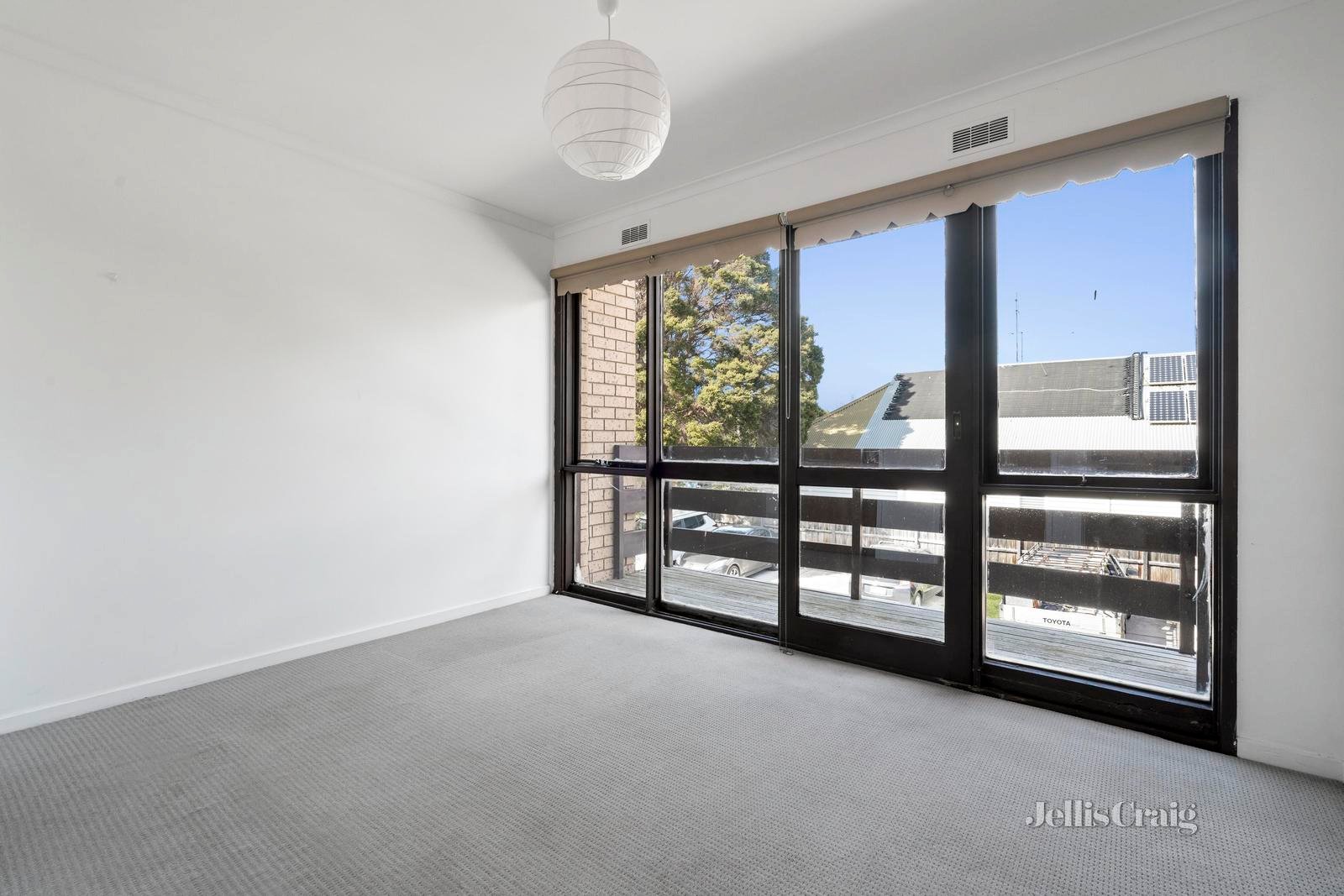 3/8 Tongue Street, Yarraville image 4