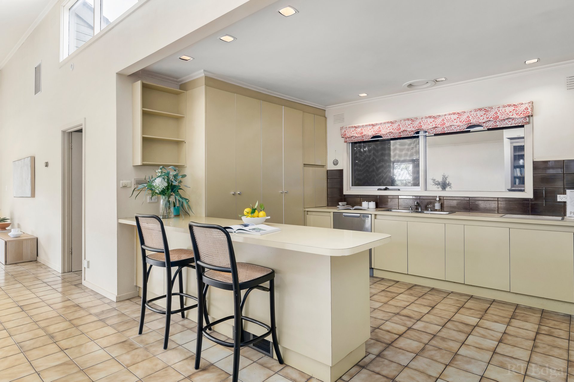 Property Gallery Thumbnail 4