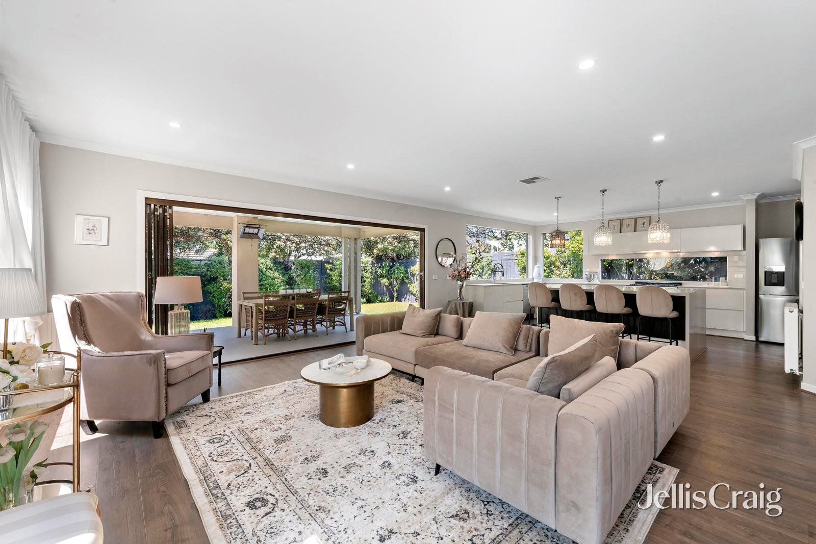 38 Vivianne Avenue, Mont&nbsp;Albert&nbsp;North image 2