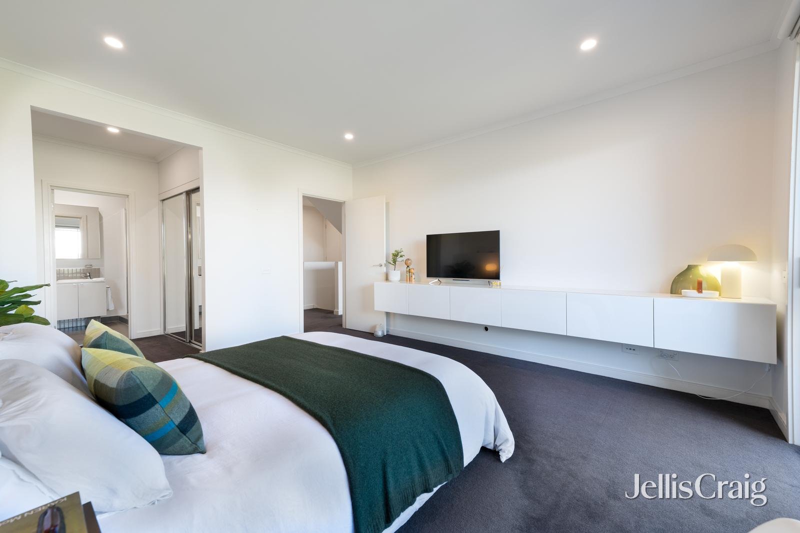 38 Waverley Park Drive, Mulgrave image 21