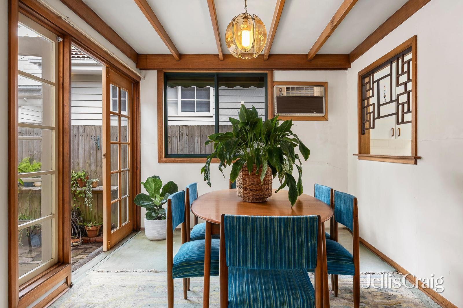 38 Wellington Avenue, Blackburn image 5