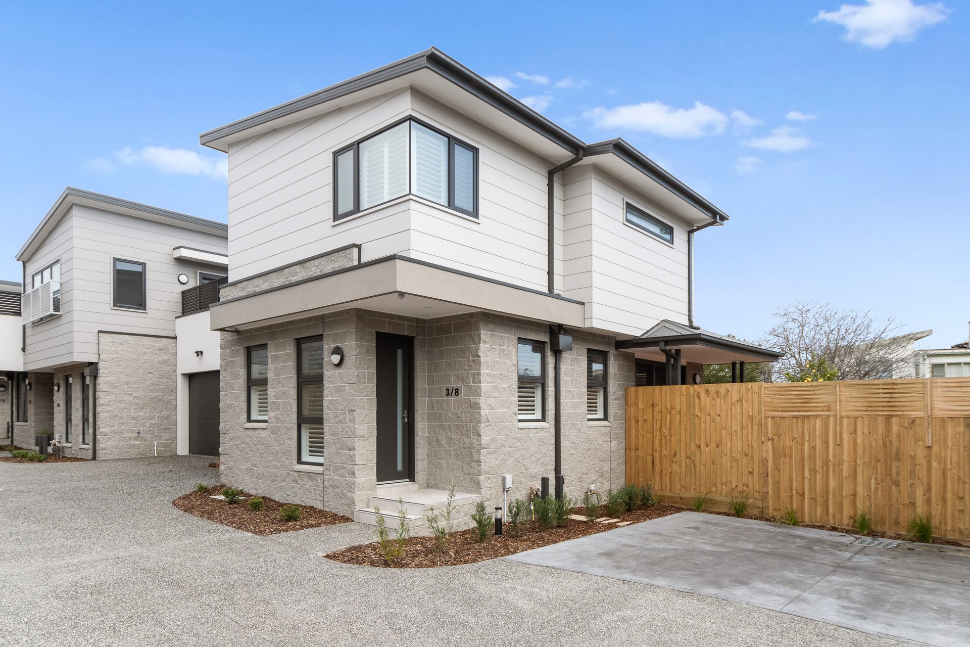 3 / 8 Wilson Street ROSEBUD