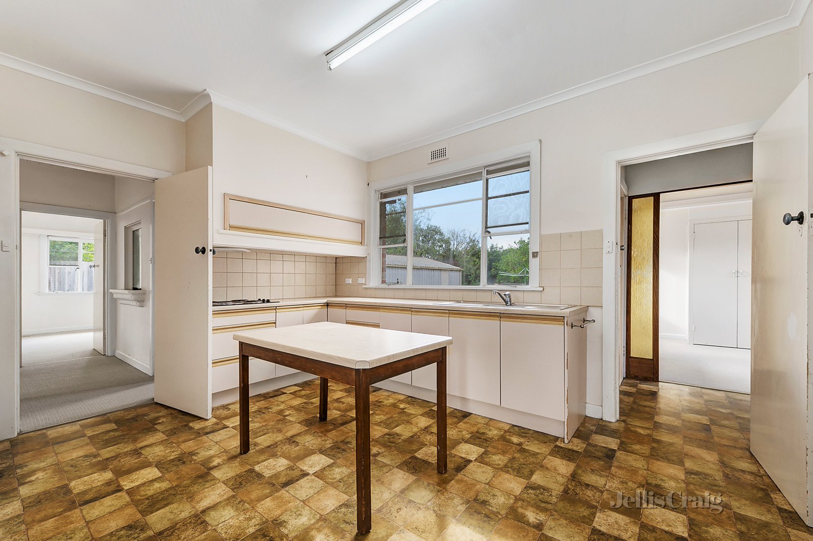 38 Winbourne Road, Mount Waverley image 6