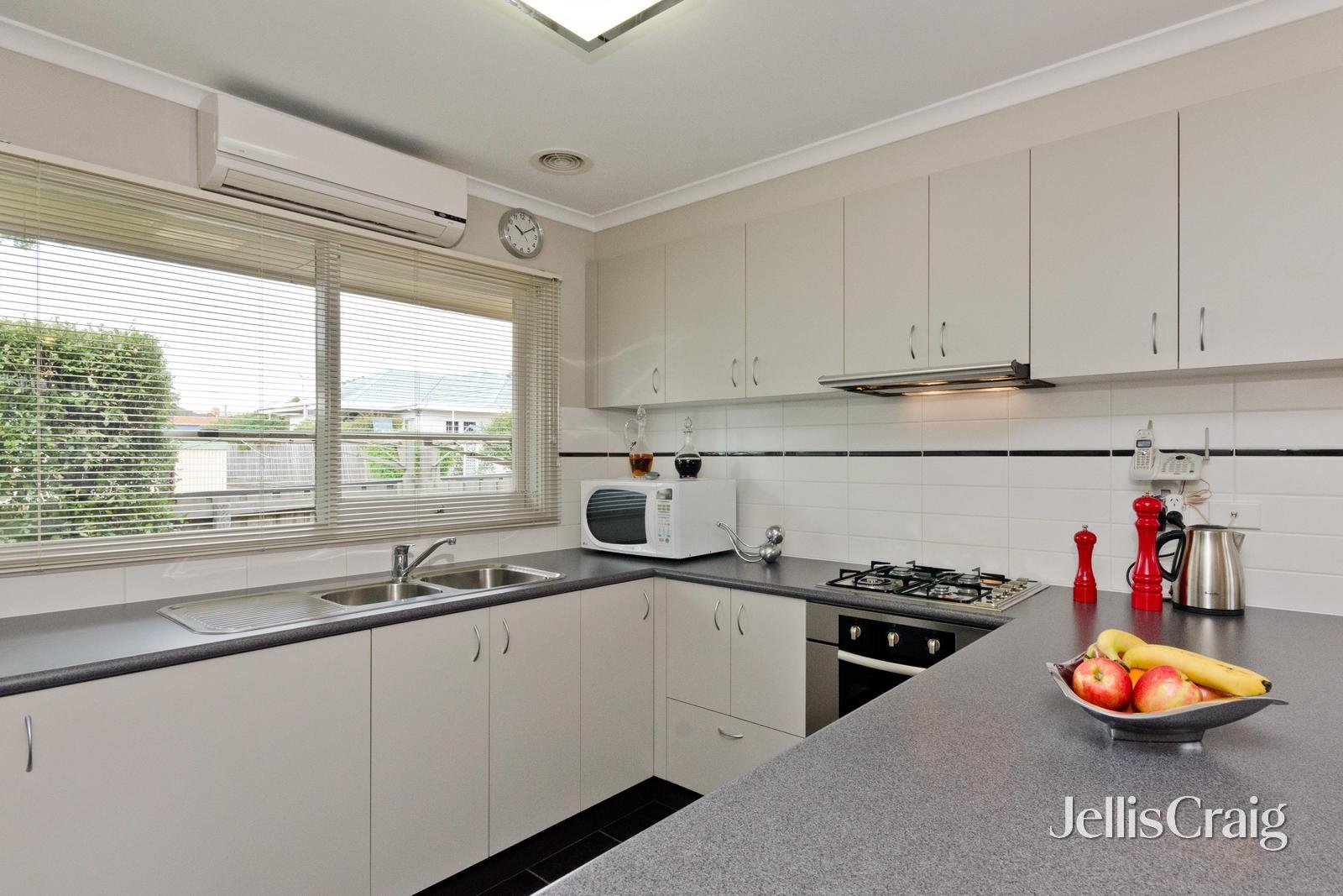 3/81 Heytesbury Street, Herne&nbsp;Hill image 2