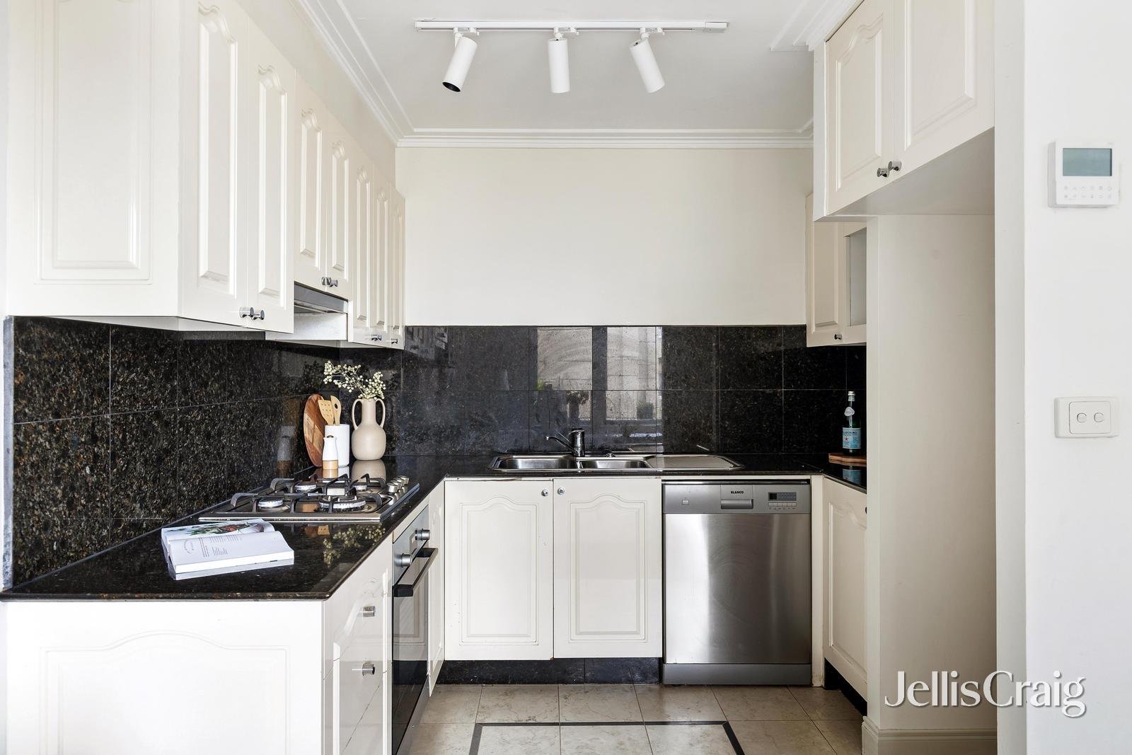 38/190 Albert Street, East&nbsp;Melbourne image 5