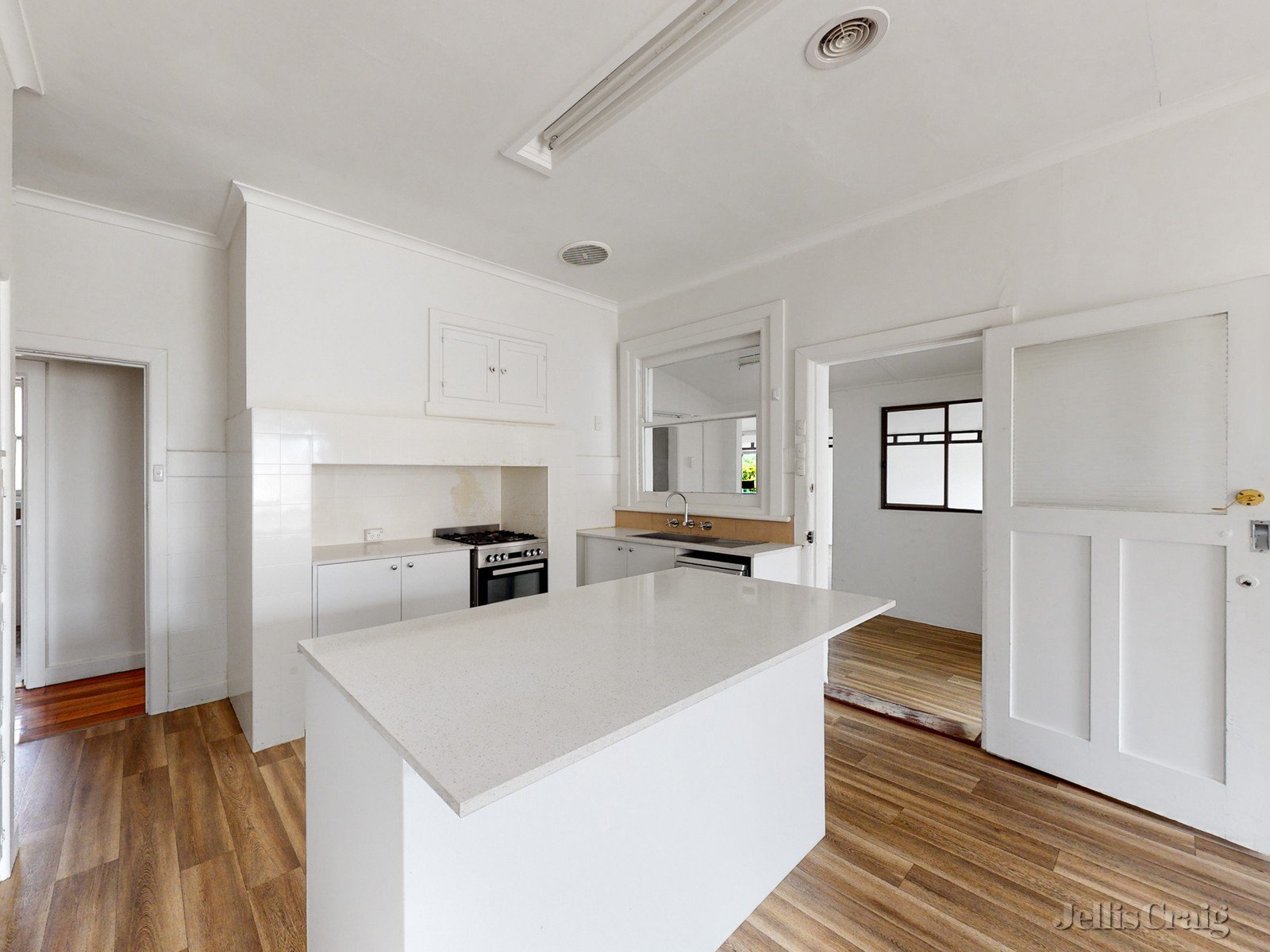 383 Geelong Road, Kingsville image 2