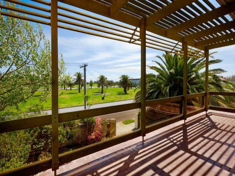 384-386 Barkly Street, Elwood image 6