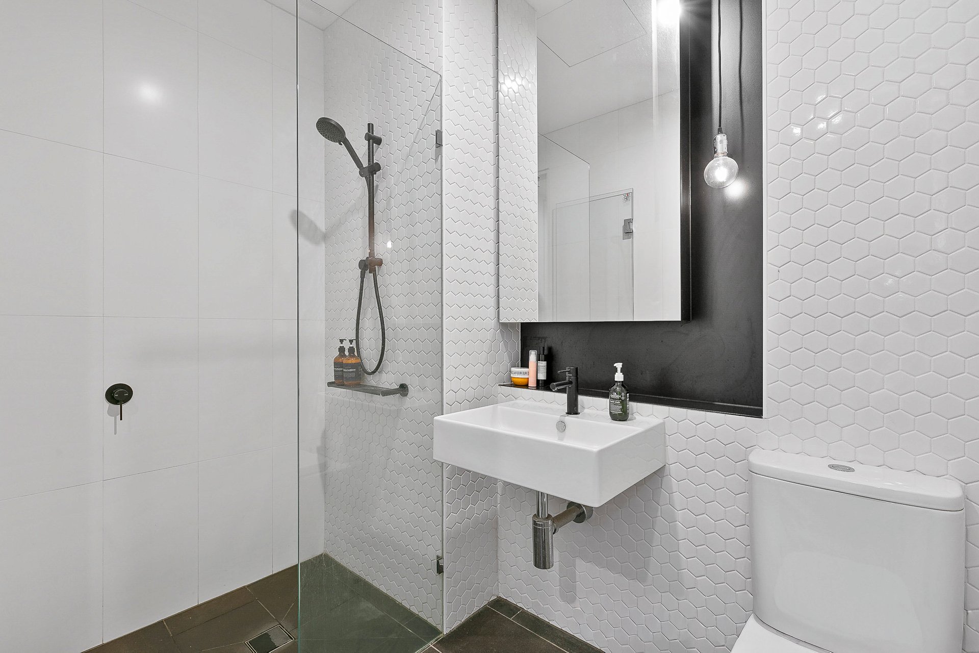 3/84 Ormond Road, Elwood image 6