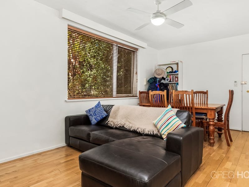 3/85 Merton Street, Albert Park image 2